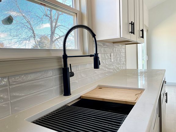 4th image of 2320 Campground Rd