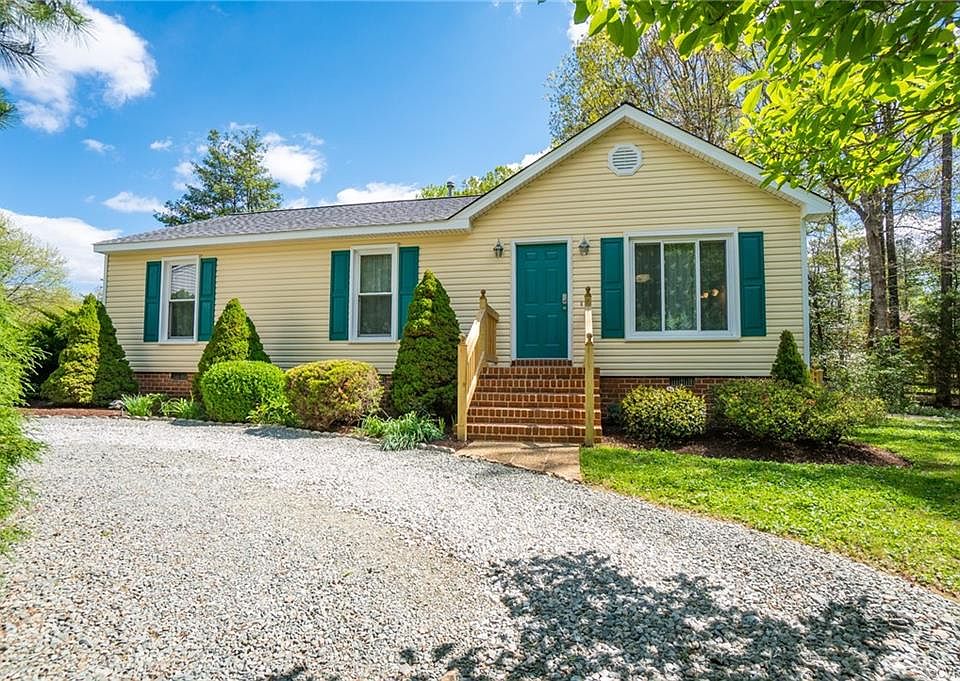 1st image of 9204 Oak Springs Ct