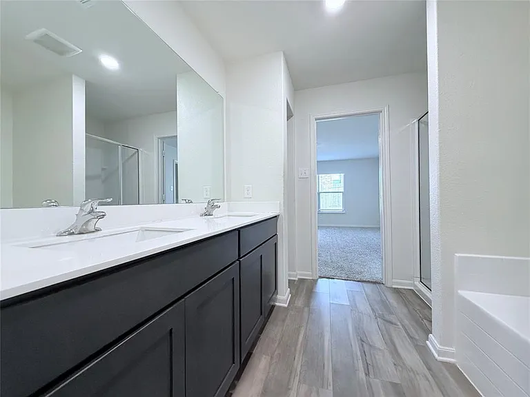 740 Saratoga Dr — Photo 14