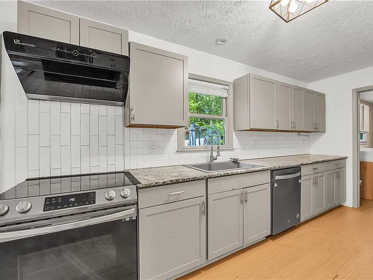 5712 Port Dr — Photo 10
