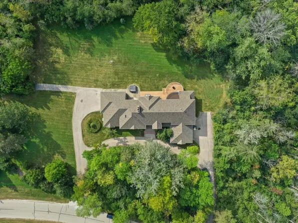 1325 West Calumet COURT, River Hills, WI 53217