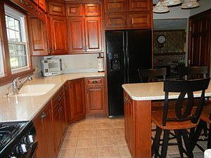 4th image of 487 Cole Dr