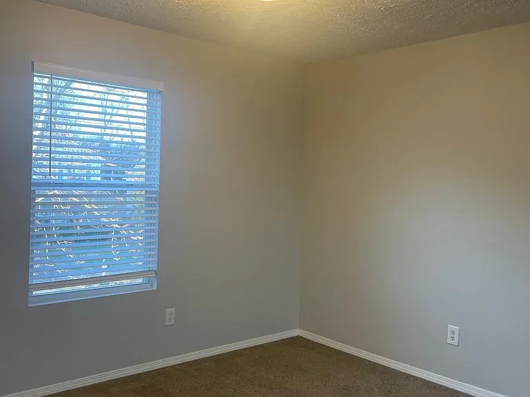 2722 Sutherland Dr — Photo 19