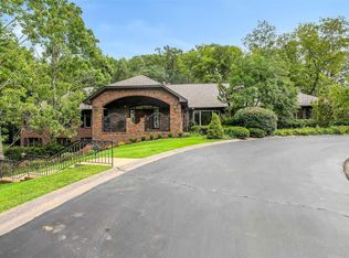 65 Meadowbrook Country Club Est, Ballwin, MO 63011