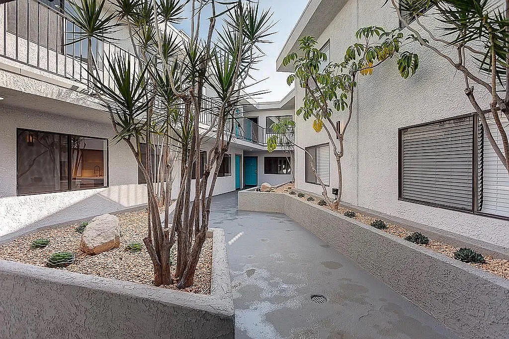 2 bed, $2,395 — Photo 4