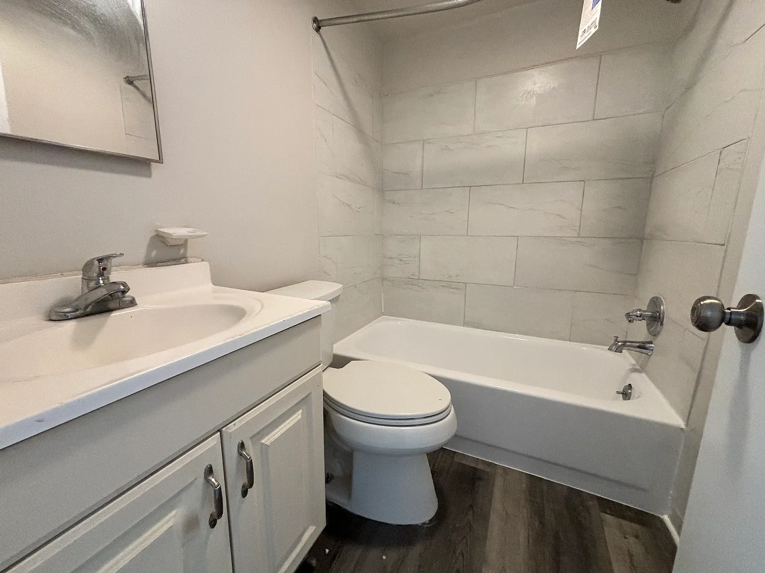 1 bed, 700 sqft, $995 — Photo 3