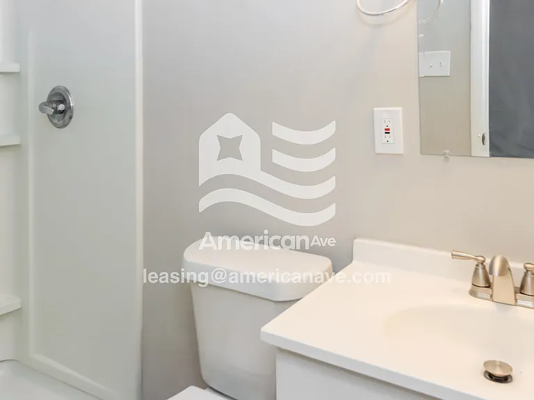 1237652_013_wm_-_bathroom_13136065.jpg