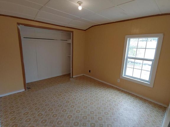 3rd image of 726 S Olive St