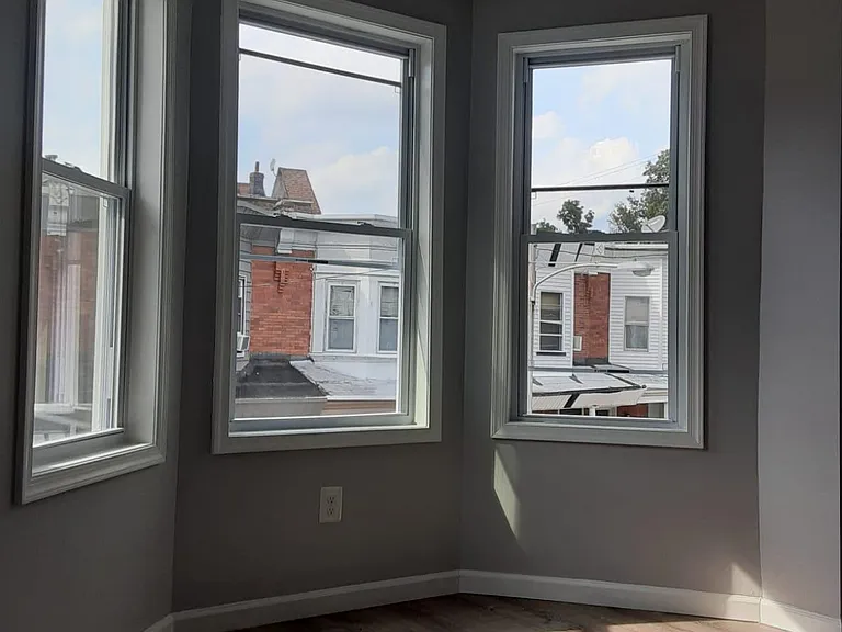 574 E Herman St — Photo 22
