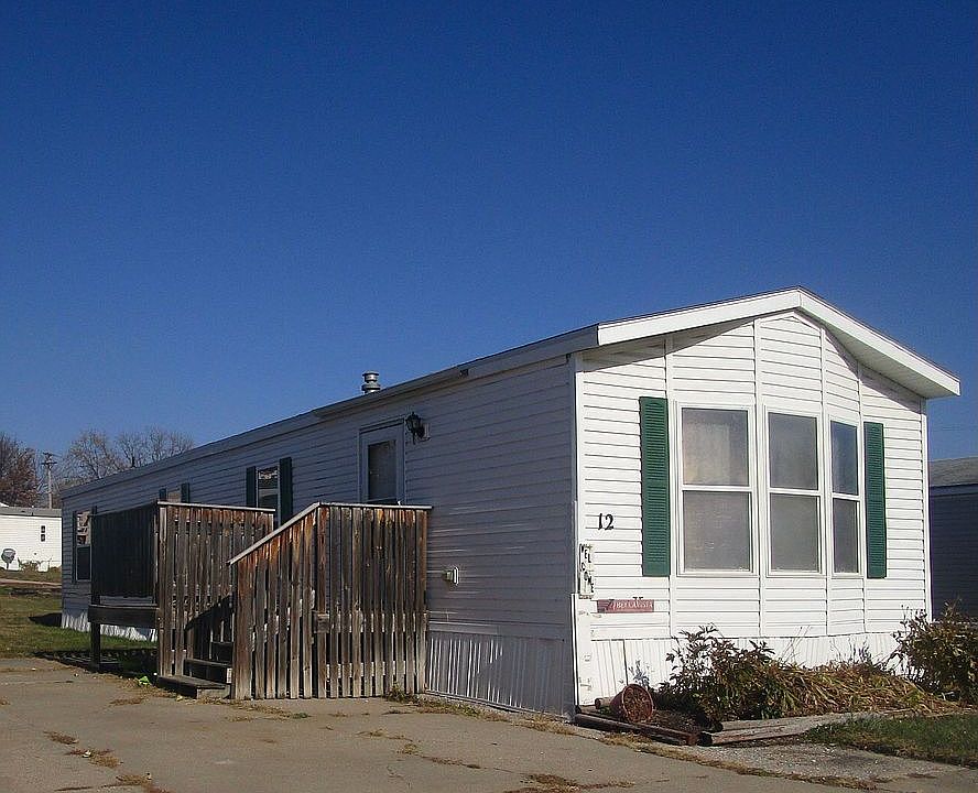 1st image of 910 W 6th St Trailer 12