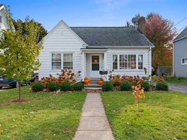 135 W 21st Ave, Oshkosh, WI 54902