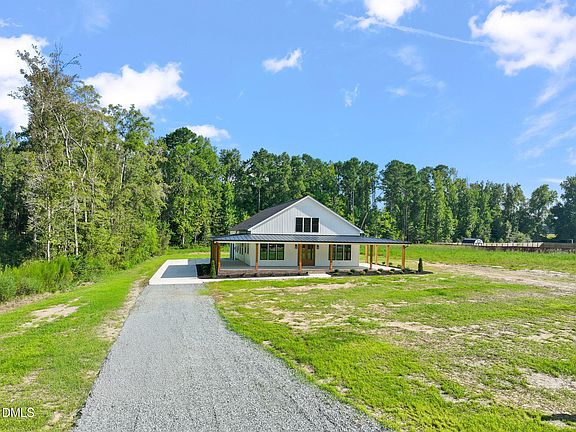2nd image of 300 Avery Rd