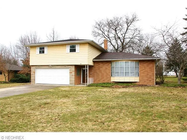 2870 Bramblewood Dr photo 1