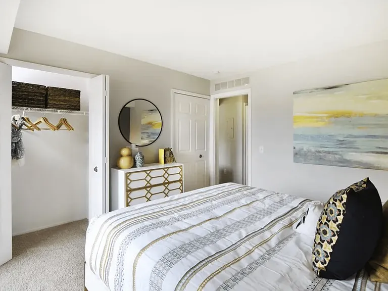 The Emerson Apartments — Photo 14