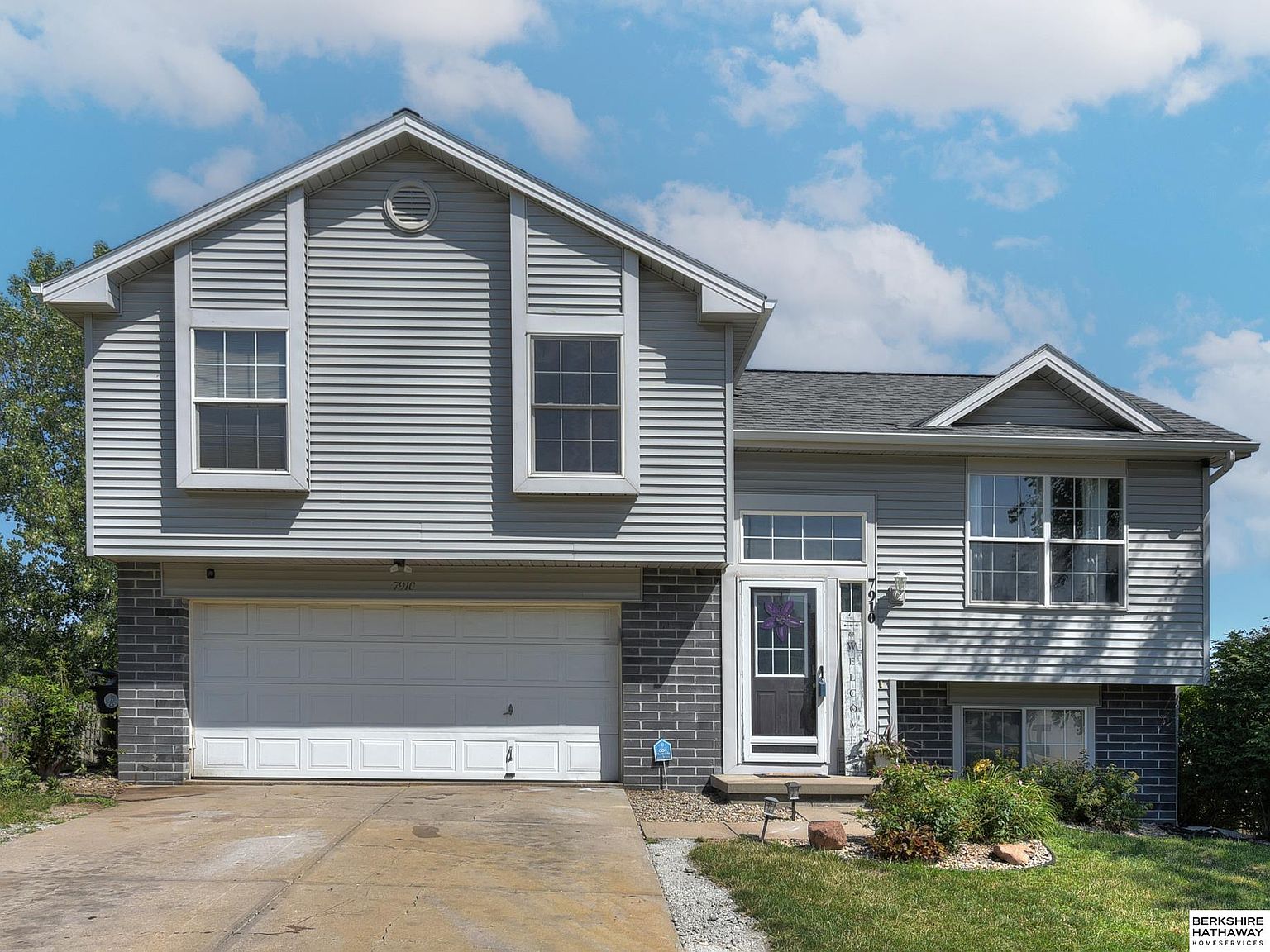 7910 Redick Ave, Omaha, NE 68122 | Zillow