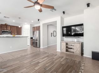 5512 W Cavedale Dr, Phoenix, AZ 85083