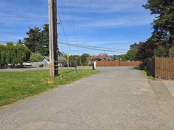 4th image of 2032 Nelson Rd