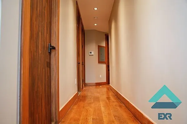 Rented by EXR | media 30