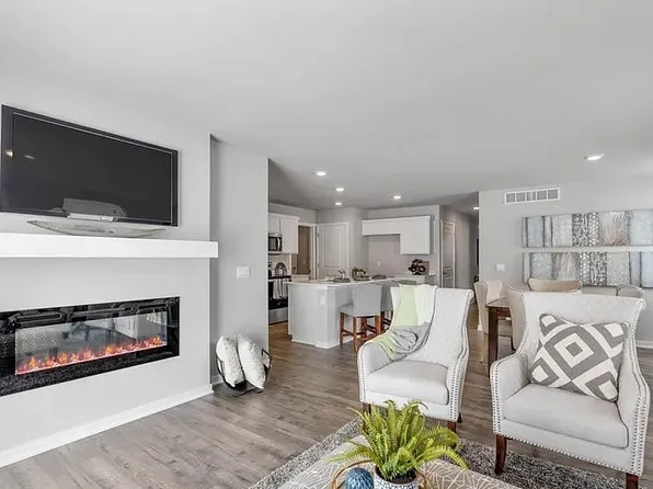 11873 S 116th St, Papillion, NE 68046