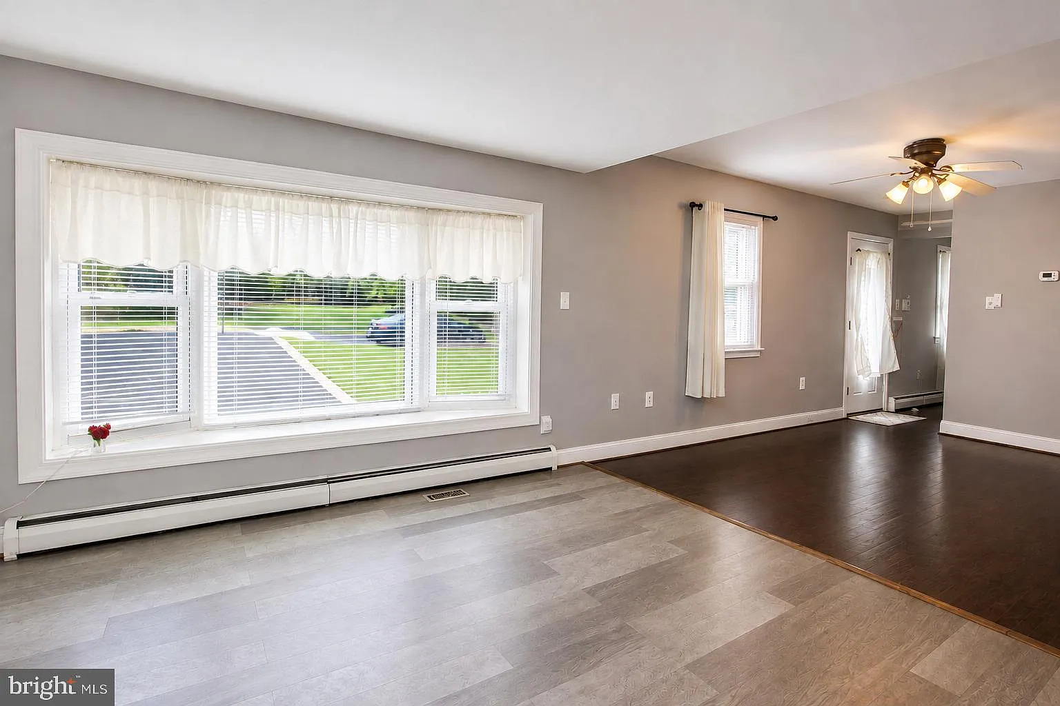 4 bed, 2.5 bath, 2780 sqft, $2,900 — Photo 2