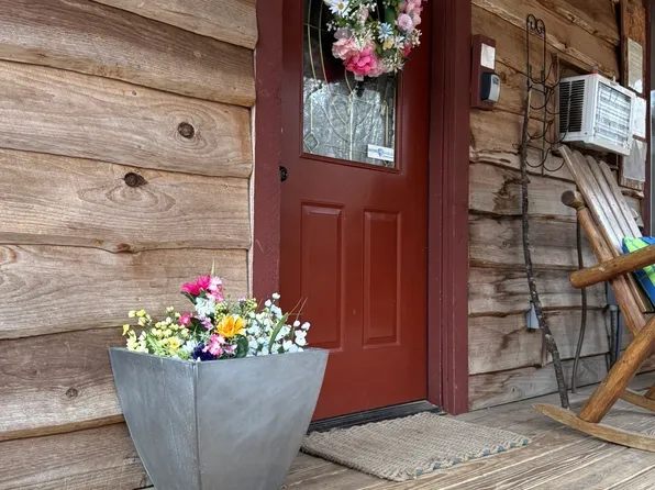 496 Beaver Dam Rd, Dahlonega, GA 30533