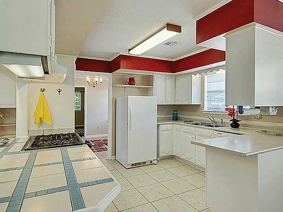 4th image of 5700 Brighton Pl