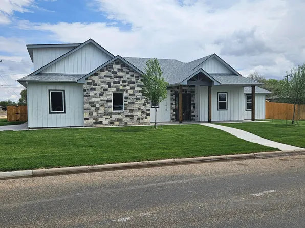 1010 Oak Ave, Panhandle, TX 79068