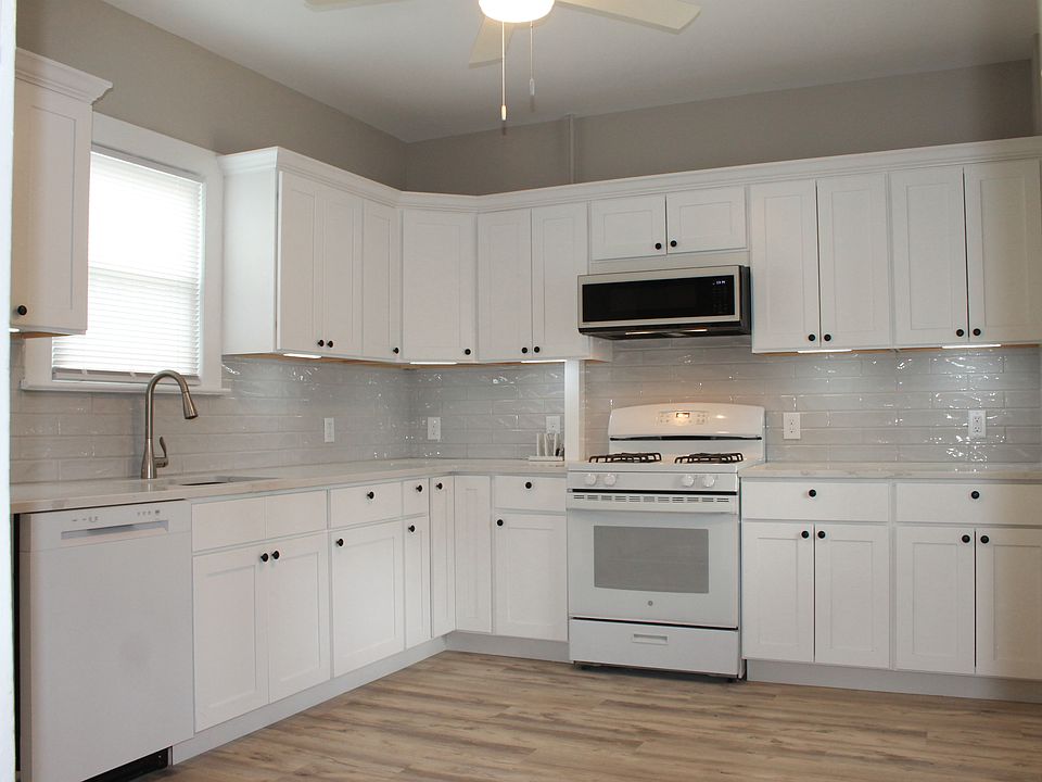 1st image of 37 W Hanover Ave Floor 1