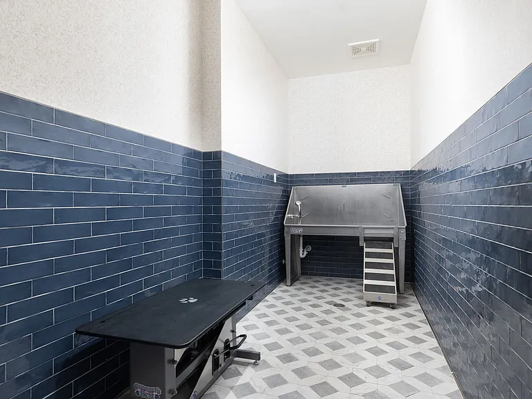 The Brooks Apartments — Photo 11
