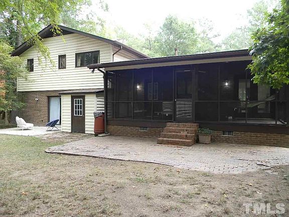4th image of 2510 Foxwood Dr