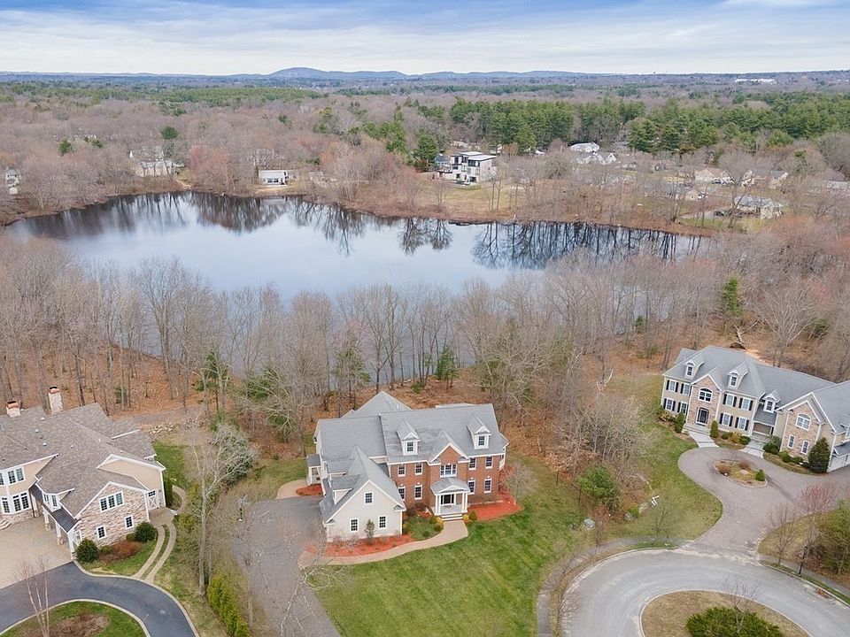 1st image of 21 Eisenhower Dr