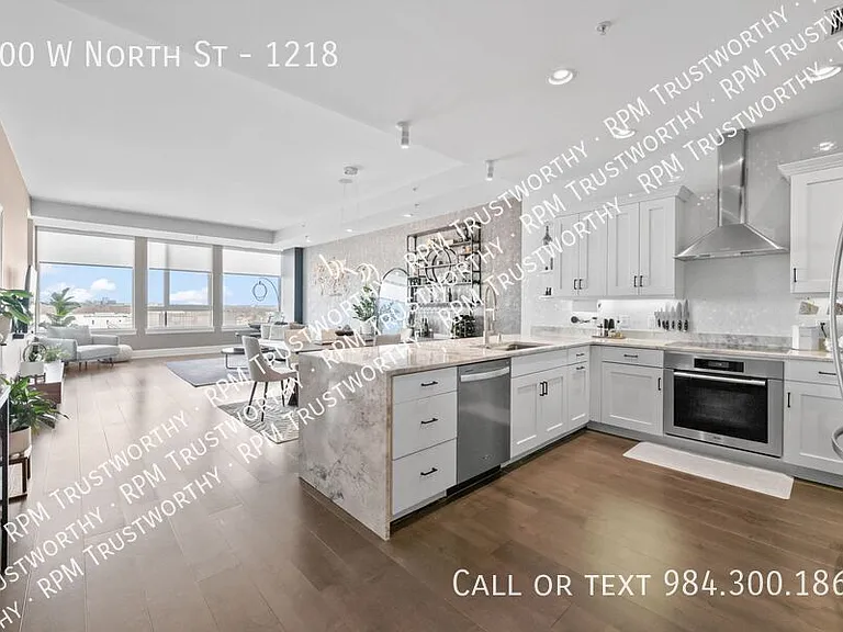 400 W North St #1218 — Photo 3
