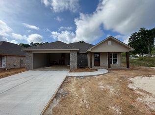 8 Jackson Square Dr, Hattiesburg, MS 39402