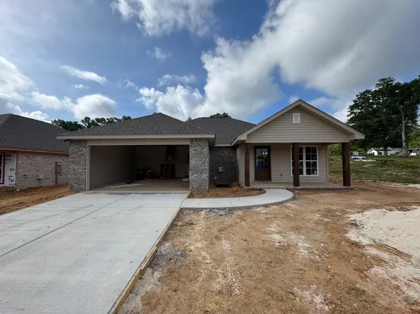 8 Jackson Square Dr, Hattiesburg, MS 39402