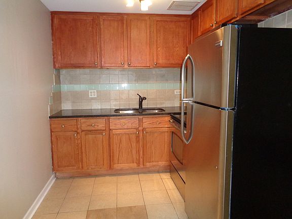 4th image of 8429 W 101st Ter #9103
