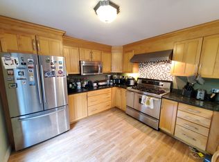 15 White Pl, Brookline, MA 02445