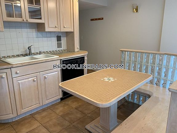 3rd image of 1243 Beacon St #A6