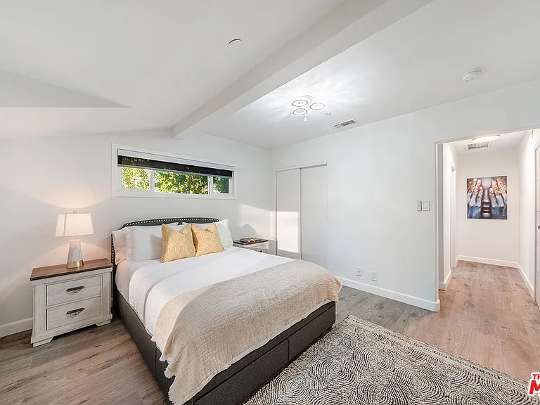 5010 Fulton Ave — Photo 30