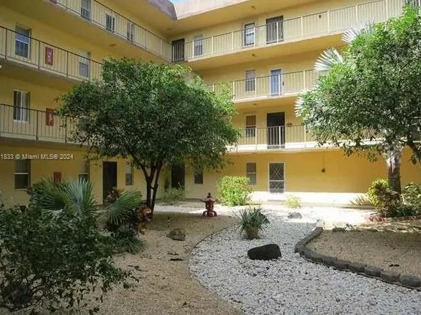 2831 Somerset Dr APT 206, Lauderdale Lakes, FL 33311