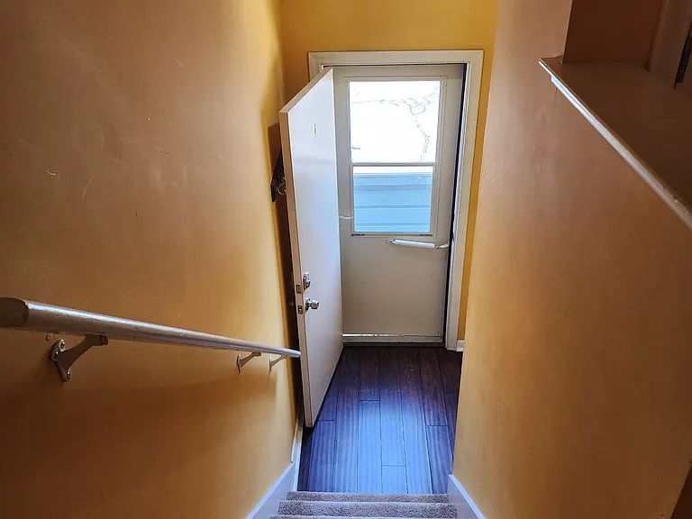 430 Emmett St #F — Photo 5