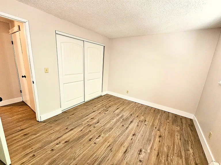 18616 Midhill Cir — Photo 12