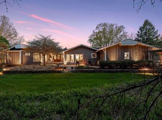 770 Creekwood Dr, Chaska, MN 55318