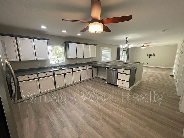 3906 Dryden Rd — Photo 17