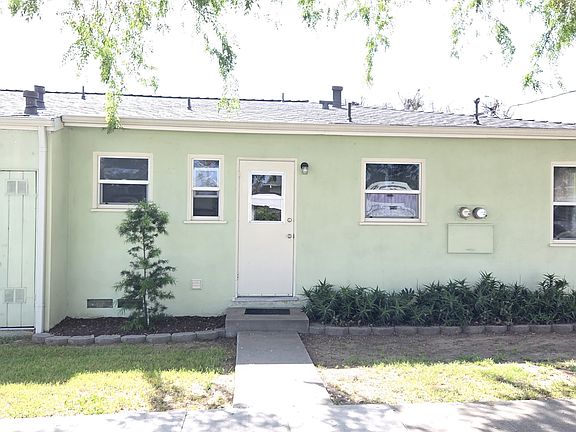 Entry to back door on 15th Street.
