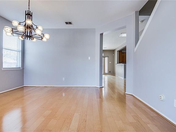 4th image of 1204 Cascade Falls Dr