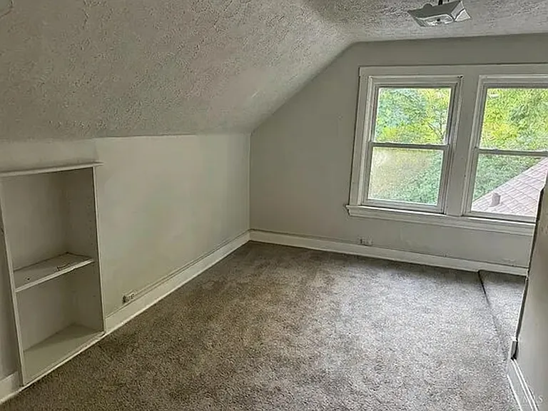 13' x 8' 3rd floor bedroom plus 5' x 6' alcove with 8'6" ceiling and1 closet