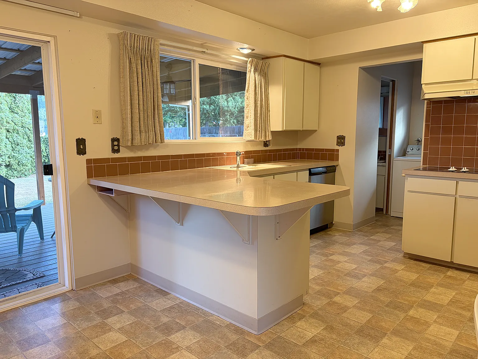 3 bed, 1.5 bath, 1260 sqft, $2,190 — Photo 4