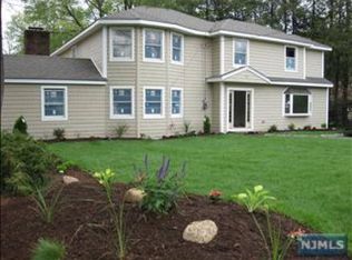 71 Airmount Ave, Ramsey, NJ 07446