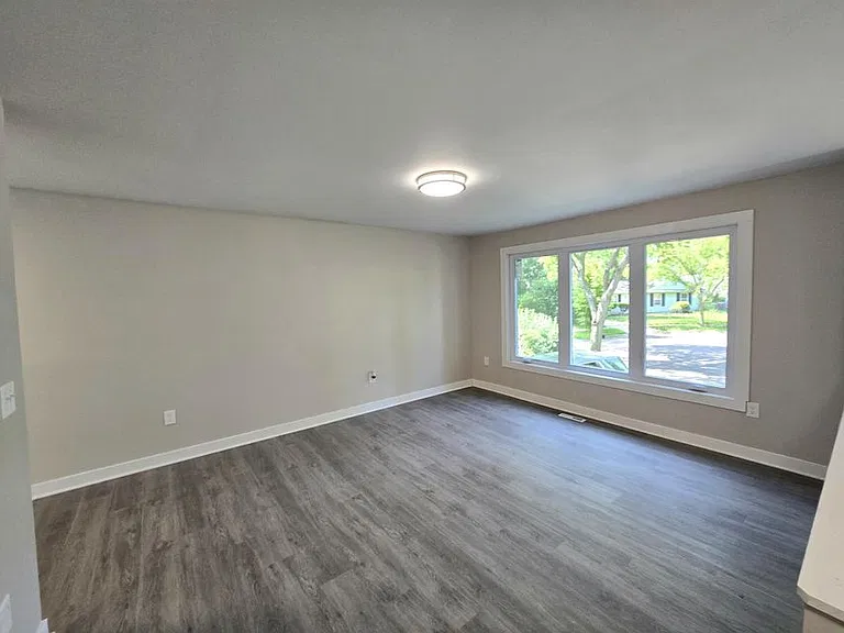 2159 E Eden Ct — Photo 3