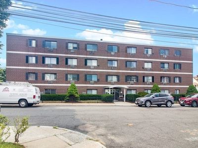 35 Glencoe St APT 26, Brighton, MA, 02135